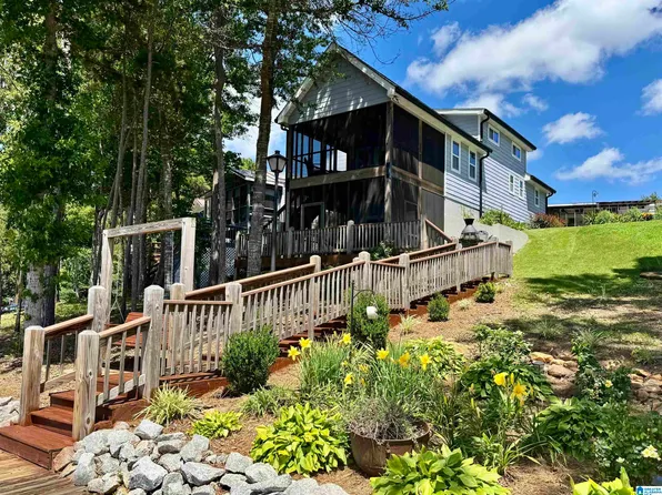 106 Bradley Dr, Wedowee, AL 36278
