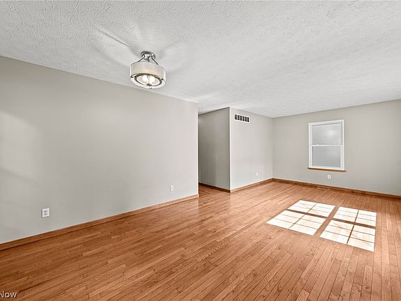 4th image of 210 S Mantua St