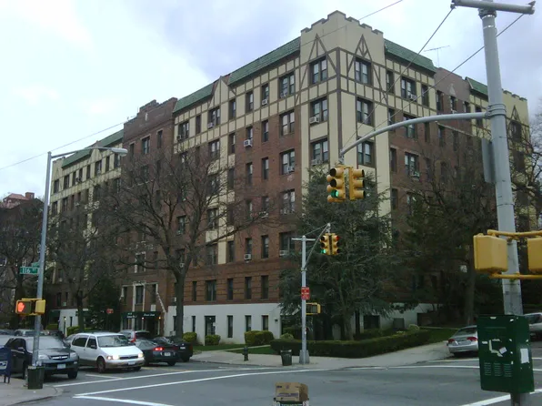 115-25 Metropolitan Avenue