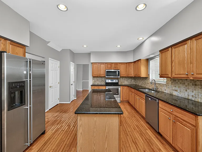 12130 Crestfield Ct — Photo 18