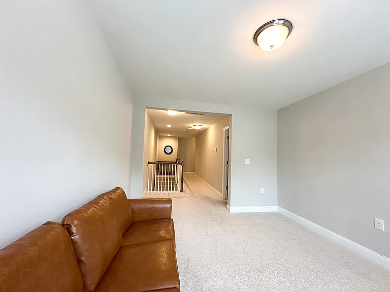 304 Fenella Dr — Photo 15