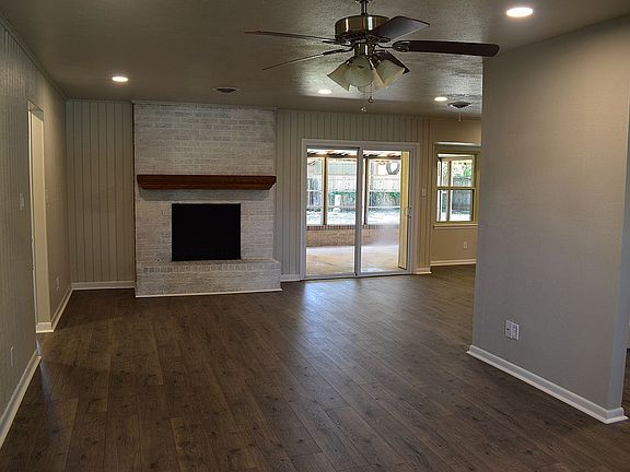 Living/Den Area