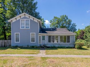 506 E 2nd St, Lawton, MI 49065