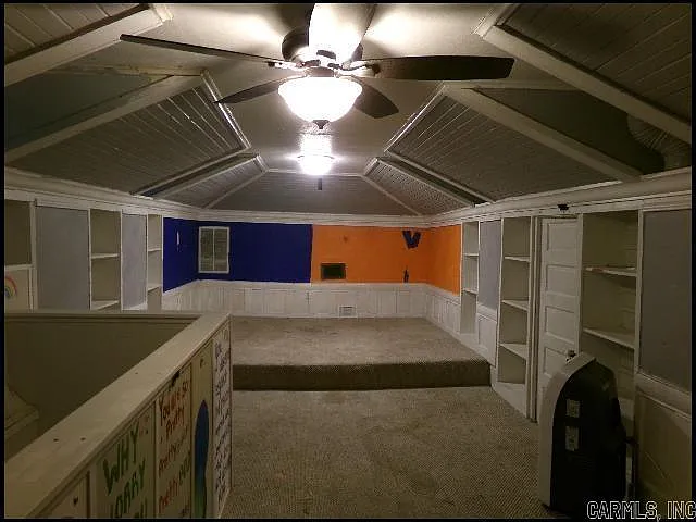 303 E Nichols St — Photo 23