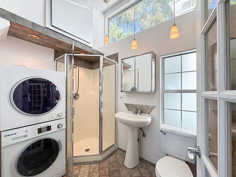 3050 Knob Dr — Photo 32
