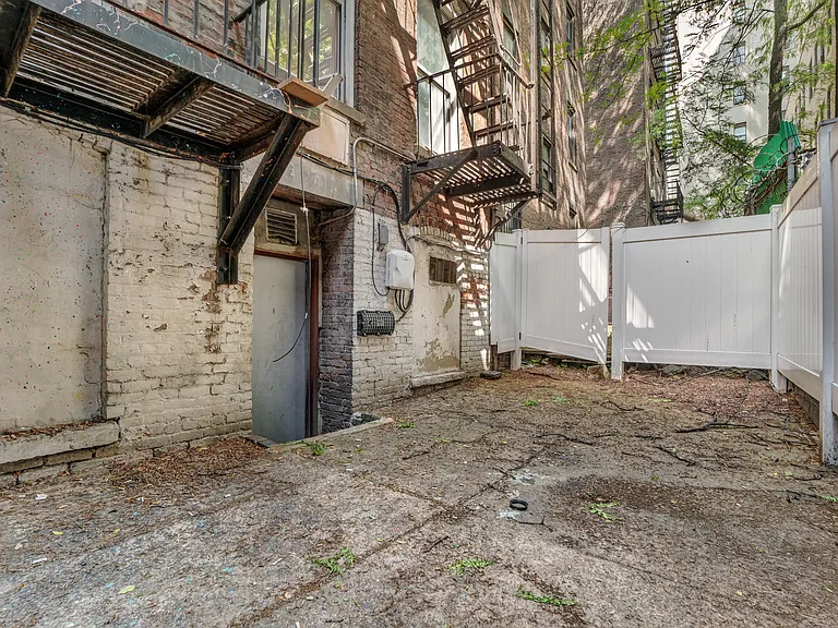 364 W 51st St #1R — Photo 12