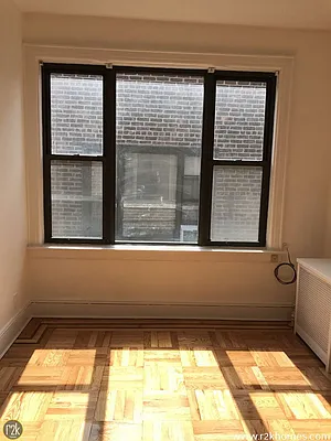 Rented by Realty 2000 Corp | media 10