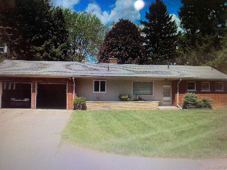1st image of 22290 Brookside Dr