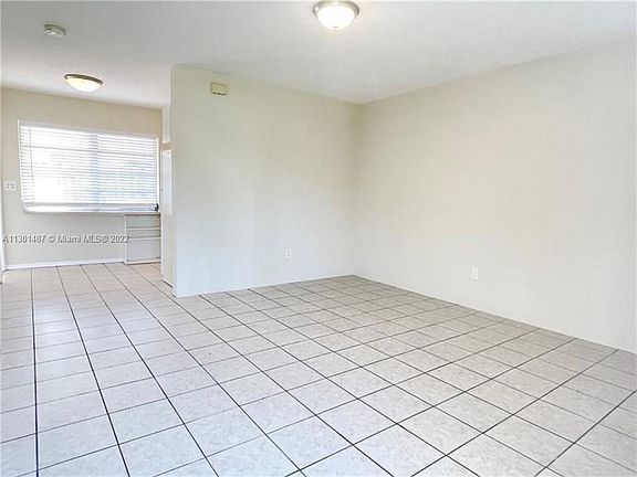 2nd image of 289 SE 1st Ave #1-2