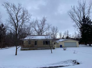 2064 Joseph Dr, Pinconning, MI 48650