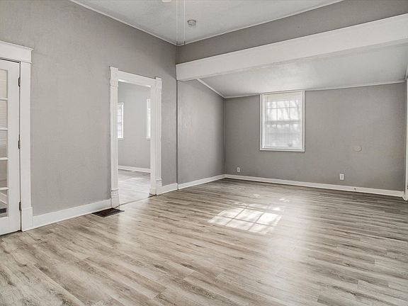 5th image of 4512 E 9th St