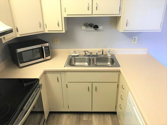 Kitchen Stove and Sink