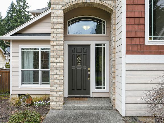 3rd image of 4012 NE 120th St