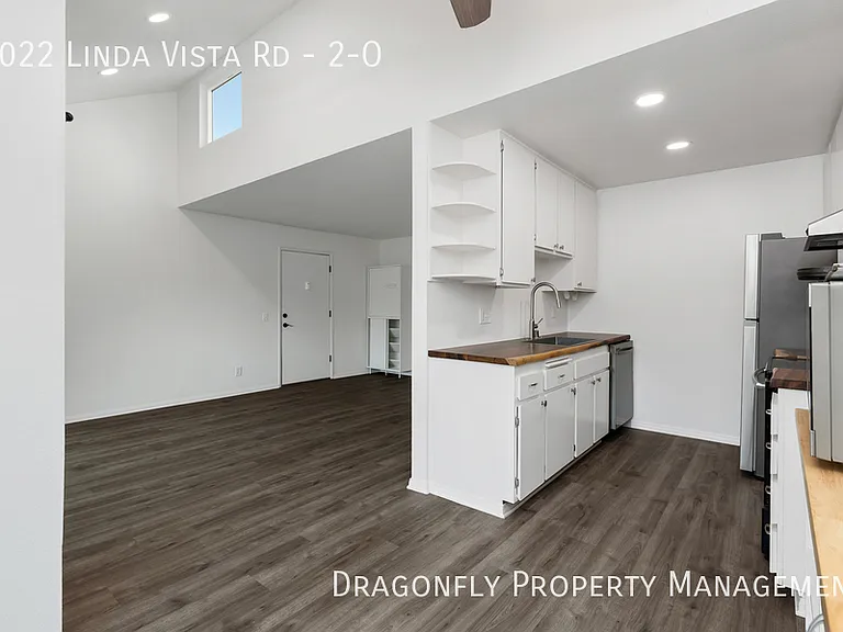 8022 Linda Vista Rd #2O — Photo 7