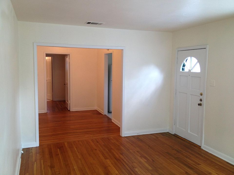 2nd image of 2837 1/2 San Gabriel St