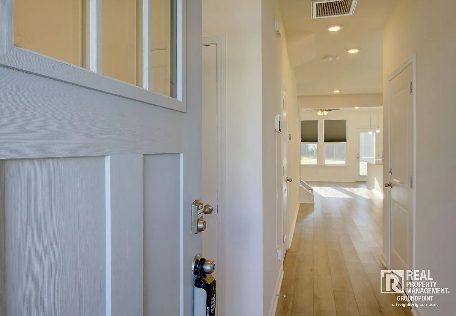 3 bed, 2.5 bath, 1698 sqft, $2,200 — Photo 3