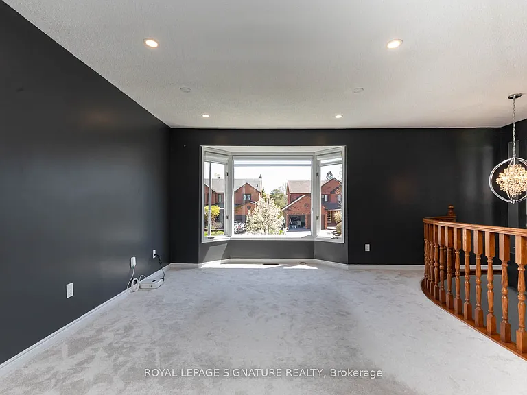 34 Kingswood Dr E — Photo 7