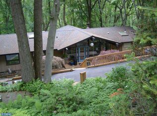 370 Danell Rd, Wayne, PA 19087