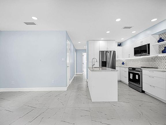 2nd image of 2466 Taylor Street #3A
