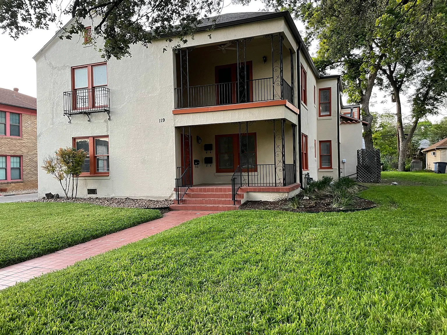 3 bed, 1800 sqft, $2,600 — Photo 1