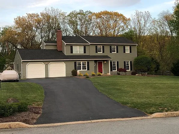 1243 Palomino Dr, West Chester, PA 19380