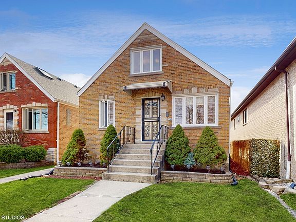 2nd image of 5358 N Mont Clare Ave