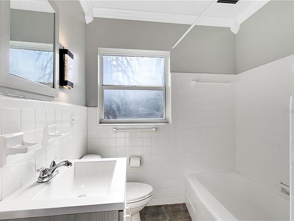 5th image of 3919 Ibis Dr