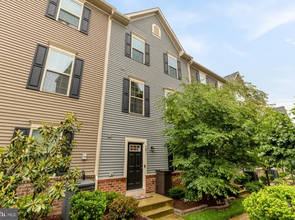 7831 Francis Dickens Ln, Annandale, VA 22003