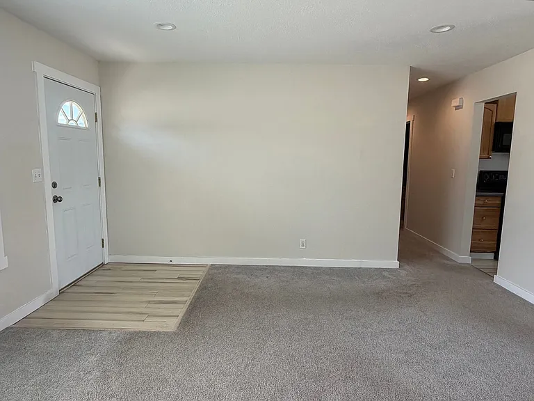 209 Goldcrest St — Photo 3