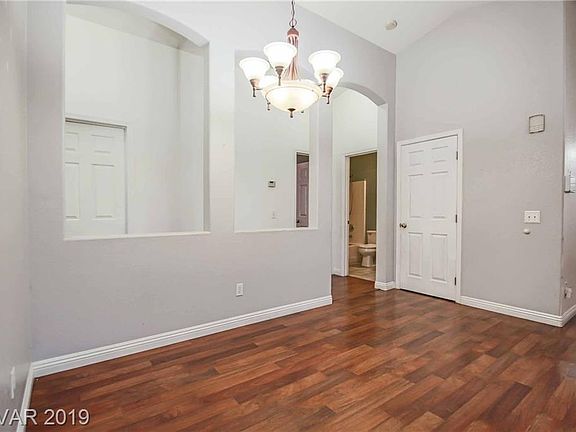 5th image of 8033 Sweet Clover Ct
