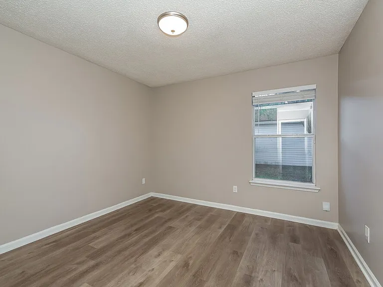 309 Carriann Cove Trl W — Photo 13