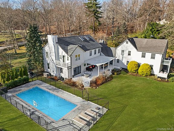 2nd image of 702 Croton Lake Road