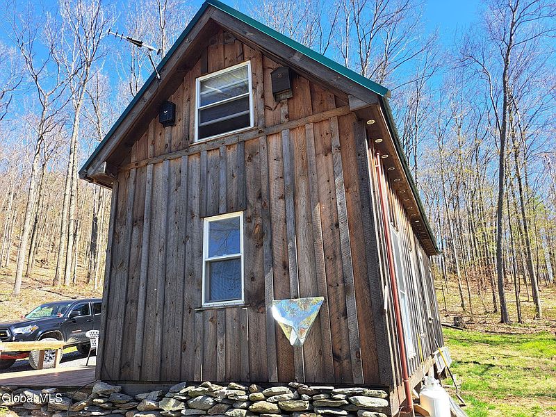 3rd image of 277 Breese Hollow Road