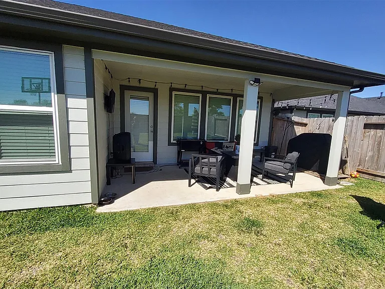 31739 Margaret Woods Ln — Photo 39