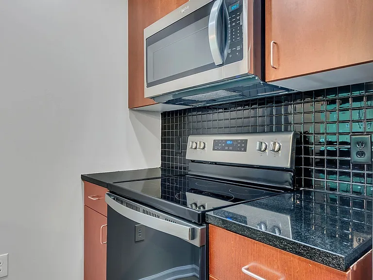415 Church St #1105 — Photo 11