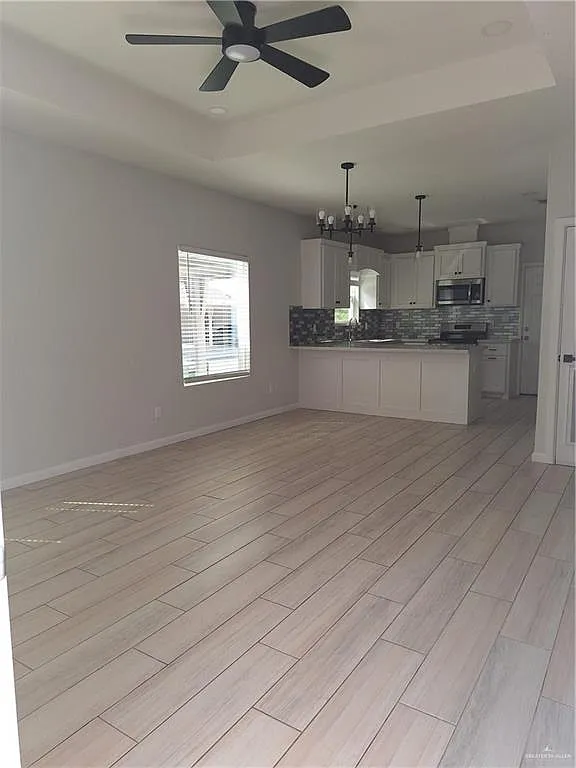 3 bed, 2.0 bath, 1025 sqft, $1,100 — Photo 3
