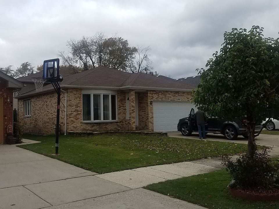 1st image of 5712 W 90th St
