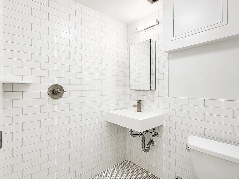 293 Hawthorne St #6C — Photo 11