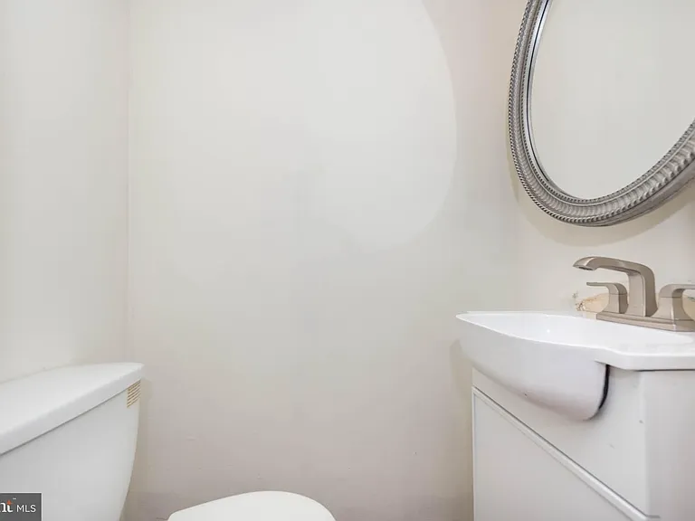13 Bohn Ct — Photo 8