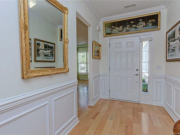 3rd image of 2039 Vermount Way