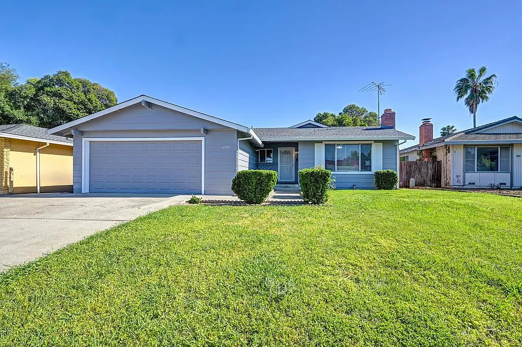 4574 Beechnut Way photo 1