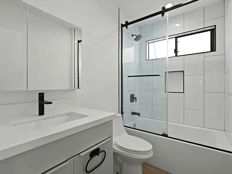 955 N Oxford Ave #4 — Photo 11