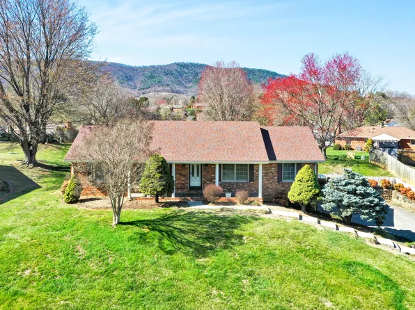 5225 Setter Rd, Roanoke, VA 24012