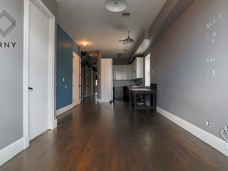 1st image of 220 Walworth St APT 2