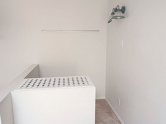 5th image of 1044 Kingston Rd