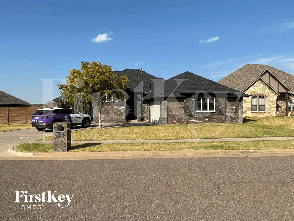 17336 Shadow Hawk Ln