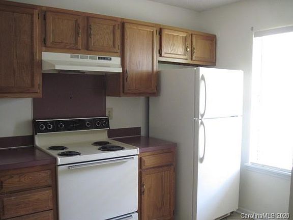 2nd image of 6117 Windsor Gate Ln