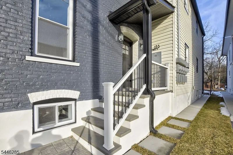 1 bed, 1.0 bath, $2,500 — Photo 3