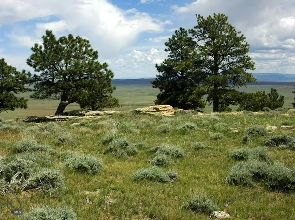 6625 Big Cheese Rd, Natrona, WY 82646