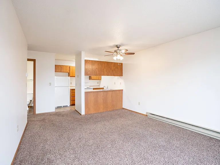 Fargo, ND Hawthorn Apartments | 11A | Living
